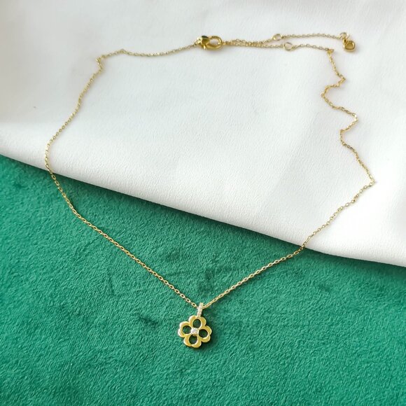 KATE SPADE Spade Floral Gold Mini Pendant Necklace NEW - Picture 2 of 3